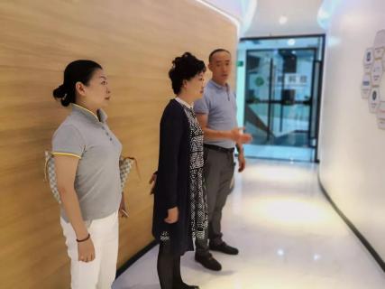 赣江南昌经开区领导受邀访问新城娱乐加速器，为优质项目落地南昌创造新机遇